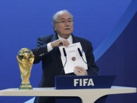 France Football: Чи позбавлять Росію та Катар права проведення чемпіонатів світу?