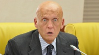 На коліна перед Колліною, або Як куратор правила диктує