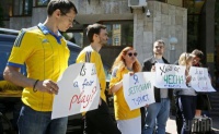 У Києві пікетували посольство Франції