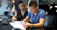 Як Коноплянка підписував контракт із «Шальке»