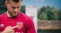 «Вест Хем» розпочав продаж футболок Ярмоленка. Ціна – від 2000 грн
