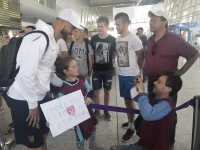 Новини з табору збірної України: переліт до Львова та теплий прийом уболівальників