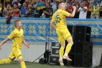 «Зінченко > Зідан». Сашко очолив побиття сербів, отримав похвалу від фанів Сіті та сколихнув мережу поцілунком репортера
