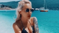 Жена Морозюка сделала интересную татуировку груди