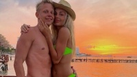 Влада Седан підірвала мережу відвертим фото