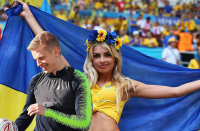 Одна на всіх. Дівчата, які зустрічаються тільки з футболістами 