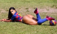 Скандальна модель Playboy зробила татуювання з зображенням Мессі в інтимних місцях