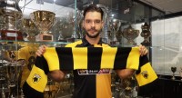 Официально: Евгений Шахов стал игроком АЕКа 