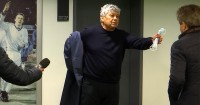 Емоції Луческу в підтрибунному приміщенні НСК після матчу «Динамо» - «Шахтар»