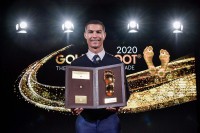 Роналду вручили награду Golden Foot – форвард «Ювентуса» обошел Месси и других звезд 