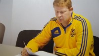 Сергей Леженцев: «Сабо в костюме показывал в раздевалке, как правильно делать подкаты»