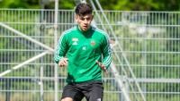 «Барселона» и «Манчестер Юнайтед» поборются за 17-летнего форварда