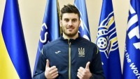 «Найти единую философию игры». Новый тренер сборной Украины посетил спарринг «Руха» в Турции