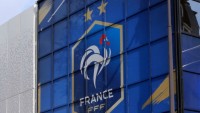 Федерация футбола Франции поддержала украинского подростка, избитого в Париже