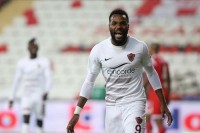 «Динамо» интересен габонский форвард Аарон Бупендза