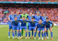 Замаскували. Україна зіграла на Євро-2020 у футболках, на яких майже не видно зображення контурів держави. ФОТОФАКТ