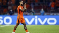 «Барселона» объявила о подписании Депая  