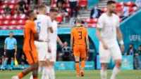 Де Лигт установил антирекорд чемпионатов Европы, удалившись против Чехии