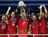 14 центурионов Евро: все капитаны сборных, которые выигрывали чемпионат