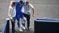 Беседин показал, как тренируется с гипсом на ноге