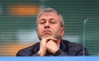 Абрамович співфінансував виробництво путінських танків, що вдерлися в Україну: деталі розслідування