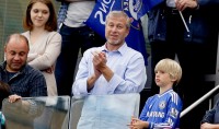 ​Прес-секретар Джонсона закликав фанатів «Челсі» не скандувати ім'я Абрамовича: «Ця поведінка зараз недоречна»