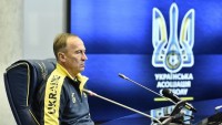 Не повторити помилку Шевченка, або Петраков чи Луческу – хто підготує збірників краще?