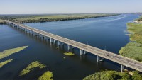 Окупанти перекрили рух Антонівським мостом у Херсоні після ударів ЗСУ