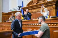 Науседа вручив Володимиру Зеленському найвищу нагороду Литви – Орден Вітовта Великого