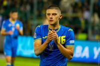 Коментатор MEGOGO — на слова Миколенка: «Як можуть простолюдини дозволяти собі розкривати рота в бік величних футболістів?»