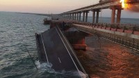 «Починайте ядерну війну!»: росіяни влаштували істерику в мережі через вибух на Кримському мосту