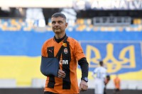 «Пташка» заспівала гімн, Михайло Діанов здійснив перший удар. Захисники «Азовсталі» відкрили матч «Шахтар» - «Динамо»