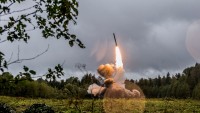 Хроніки ранкової тривоги: українська ППО збила майже всі з півсотні ракет, випущених росіянами