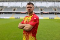 Вихованець «Динамо» Петров відіграв увесь матч за «Корону». Його команда піднялася з зони вильоту