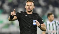 Арбітра, який повинен був судити матч чемпіонату Греції, побачили п'яним у аеропорті