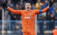 «Реал» визначився із заміною Луніна: джерело назвало голкіпера, який привернув увагу «королівського» клубу