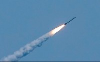​Уламок збитої російської ракети в Києві дивом не влучив у маршрутку з пасажирами