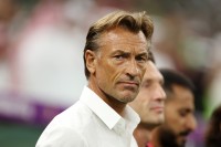 Тренер жіночої збірної Франції вписав своє ім'я в історію світового футболу