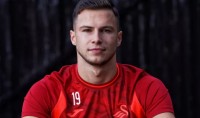 Кухаревич дебютував за «Свонсі»: українець вийшов на заміну у Кубку англійської ліги