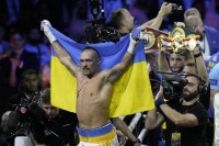 Усик: «Татко тут, а де Тайсон Ф'юрі?»