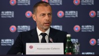 Президент УЄФА Александер Чеферін привітав Ігоря Суркіса з ювілеєм