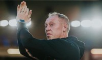 Клуб АПЛ, який вразив трансферним божевіллям, звільнив тренера – на вакантну посаду є три претенденти