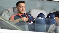 «Запитайте Холанда чи Осімхена, наскільки він хороший!»: Озіл назвав найкращого захисника світу  