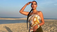 Джорджина показала апетитні сідниці на райському острові – фото