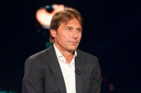 Конте запропонував свої послуги «Барселоні»