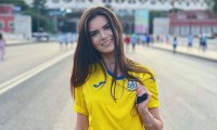 Українська футбольна ведуча Лобода виклала напівоголене фото – зараз живе в не дуже безпечній країні