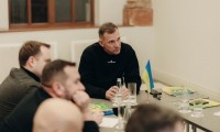 Шевченко не зміг відповісти на питання клубів про бронювання гравців: «А що нам робити?»