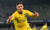 «Треба було Гуцуляка викликати»: Ребров підколов Судакова після приїзду до збірної України 