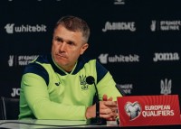 Розмова на високих тонах. Ребров зізнався, що сказав команді у перерві