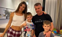 Сини Реброва палко підтримували татуся, стрибаючи від радості після перемоги над Ісландією – відео емоцій